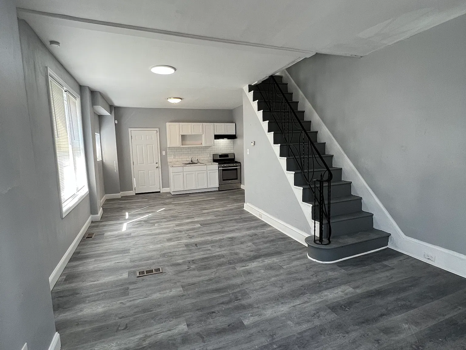 5475 Spring St — Photo 1