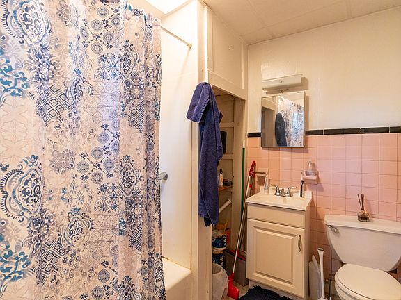 3rd image of 318 Manton St #1