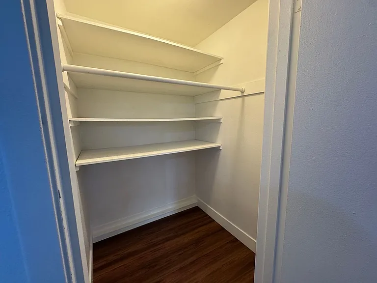 Seward Park Court | Hidden Gem in Serene Neighborhood w/ Onsite Parking — Photo 15
