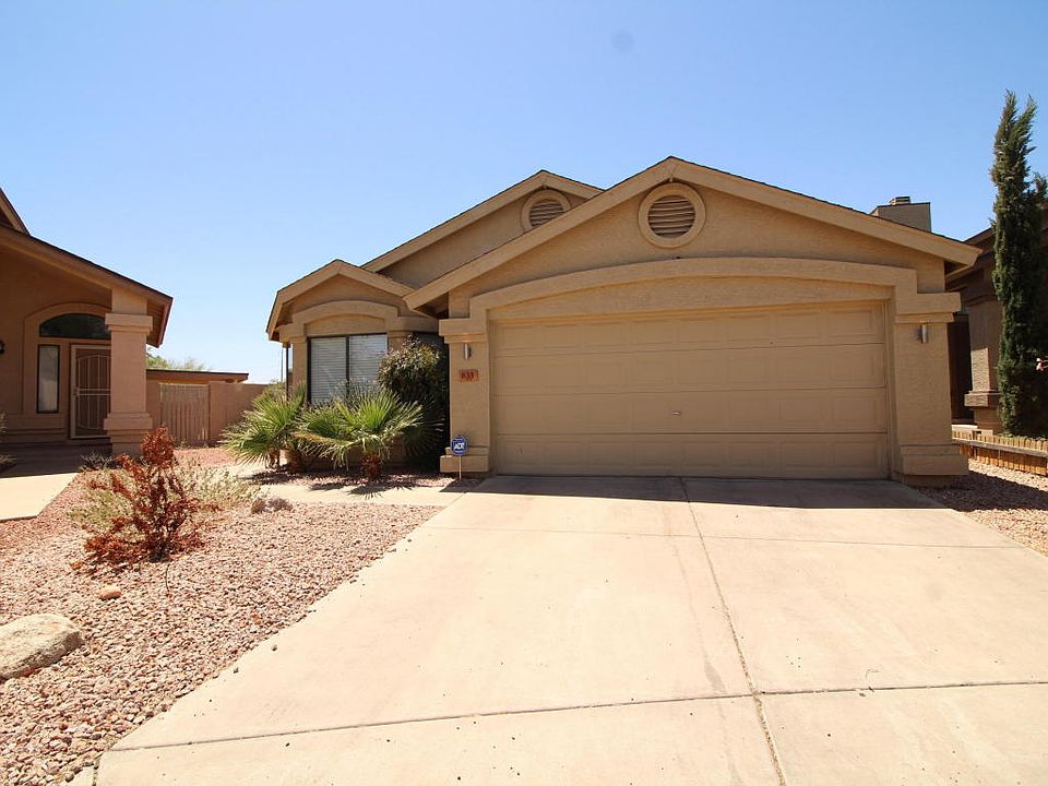 2nd image of 833 E Rosemonte Dr