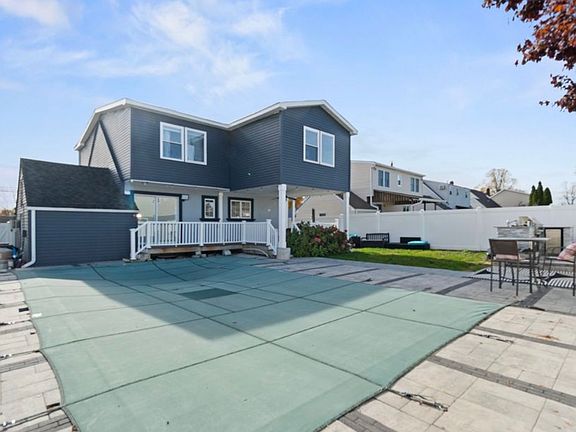 5th image of 63 Birchwood Dr
