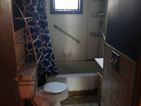 5th image of 526 N Mason St