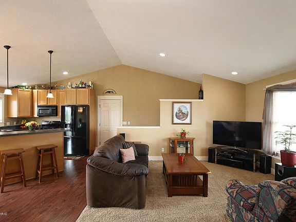 5th image of 30 Horseshoe Ct