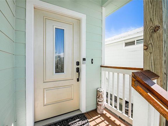 5th image of 330 Paradise Pointe Dr