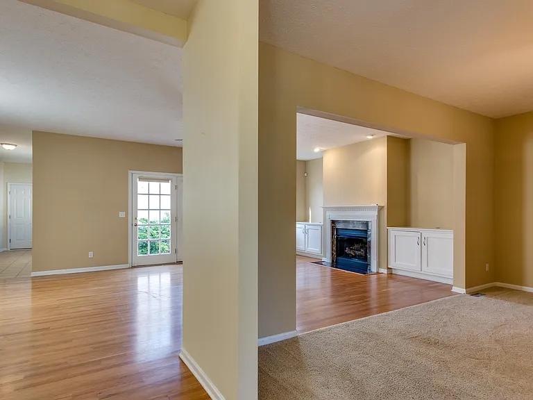 8430 Chester Pkwy — Photo 15