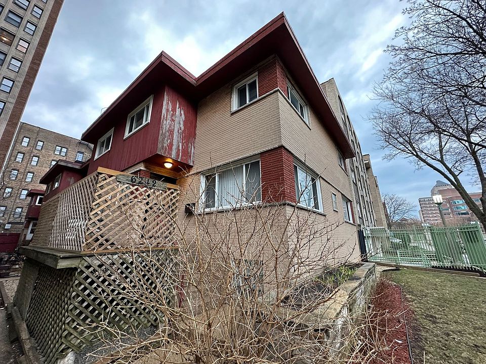 2nd image of 6242 N Kenmore Ave APT D