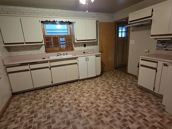 3rd image of 2039 S 36th St