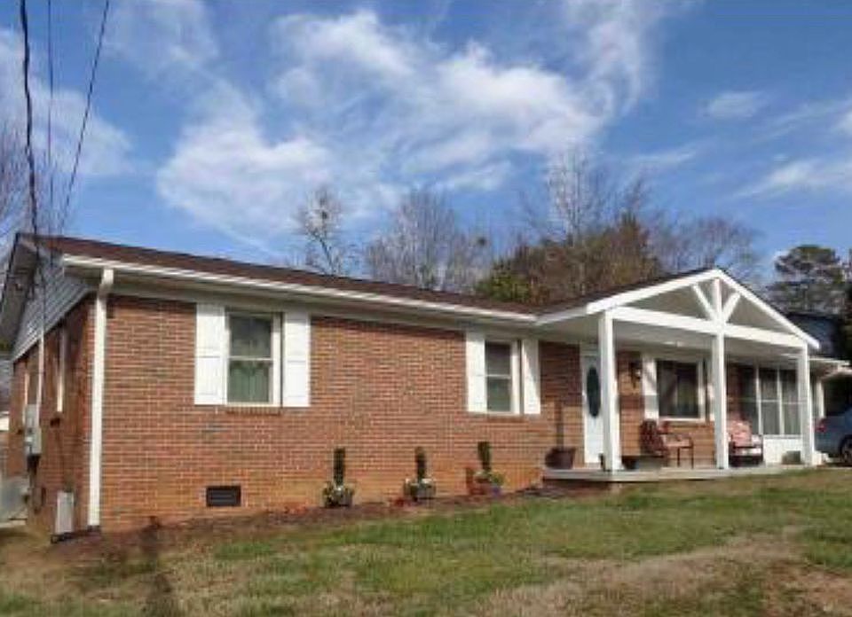 1st image of 110 Bluff Dr