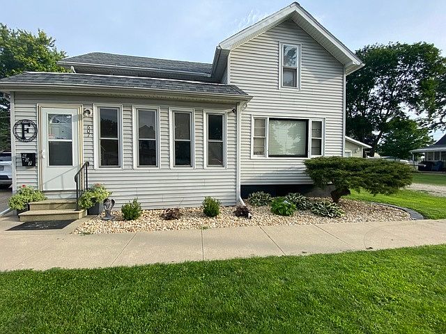 1st image of 607 5th St