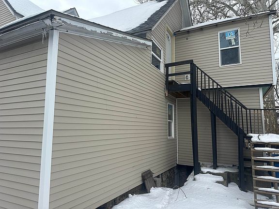 4th image of 550 Lincolnway W
