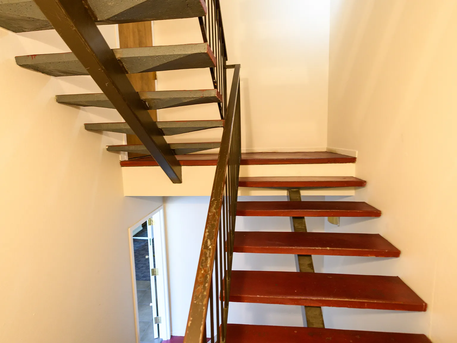 1501 Ralston Apartments — Photo 3