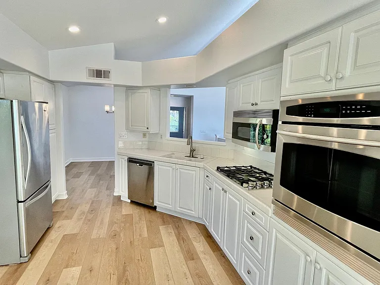 77 San Raphael — Photo 11