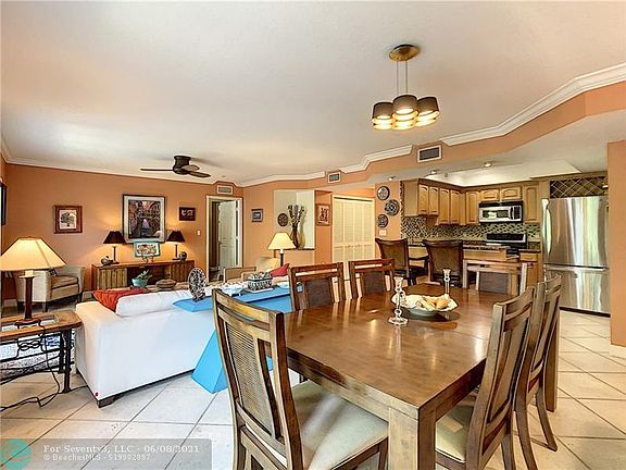 5th image of 151 NE 16th Ave APT 377