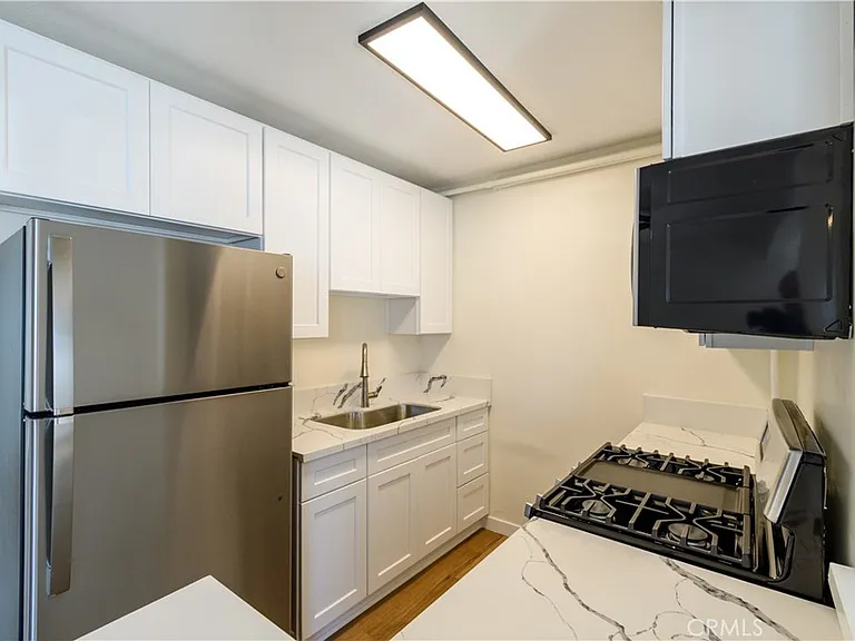 12571 Kensington Ln #6 — Photo 2