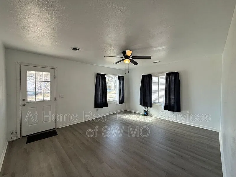4 bed, 2.0 bath, 1544 sqft, $1,495 — Photo 2