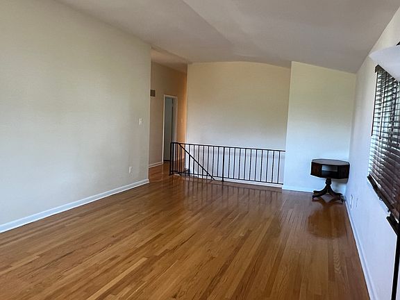 4th image of 6812 Rosemont Dr