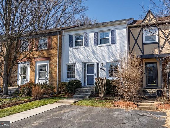 3rd image of 14820 Palmerston Sq