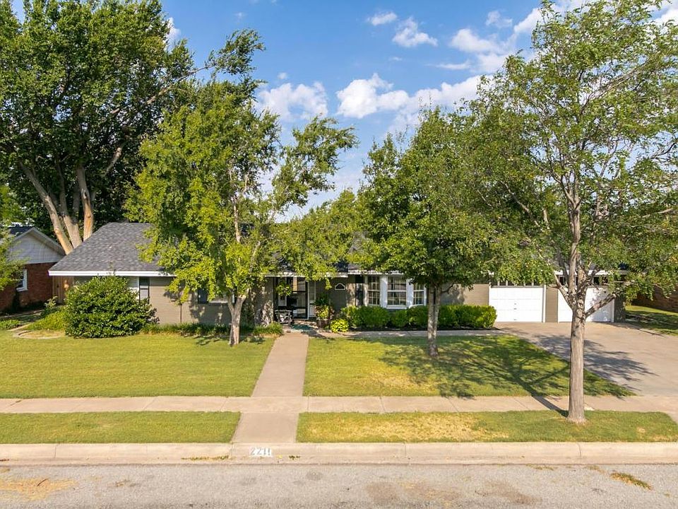 1st image of 2211 Aspen Dr