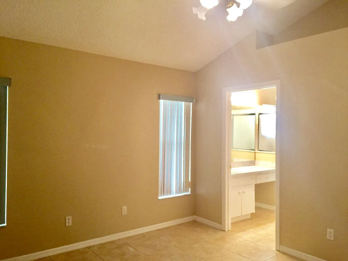 Long Meadow Drive, Tampa — Photo 4