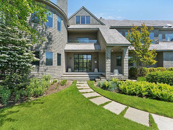 2nd image of 24 Leaward Ln