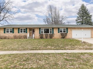 1975 Maplecrest Dr, Marion, IA 52302