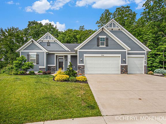 2nd image of 5906 Glencroft Ct SE