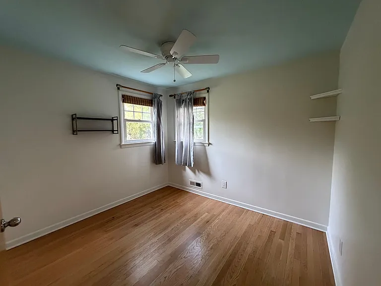 135 Morningview Dr — Photo 6