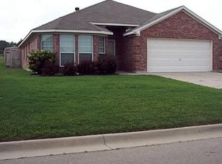 201 Whispering Dell Ln, Weatherford, TX 76085