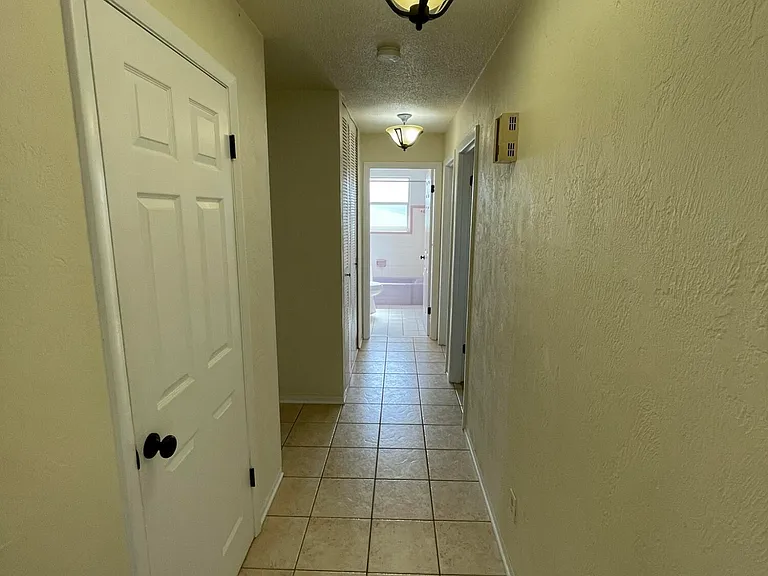 135 Kent Dr — Photo 10
