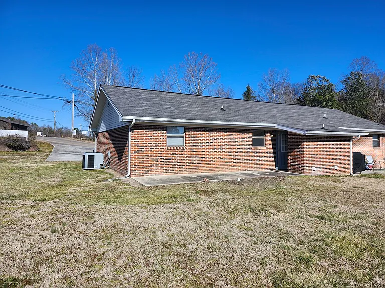 101 Lytle Rd — Photo 15