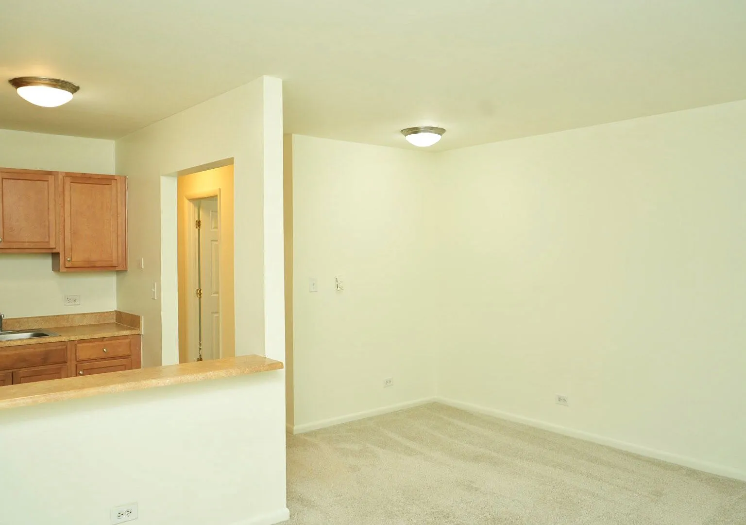 Lynnhaven Apartments — Photo 3