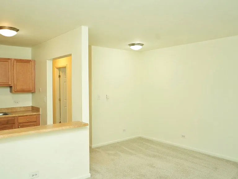 Lynnhaven Apartments — Photo 4