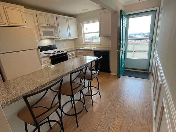 4th image of 2960 59th St S APT 514