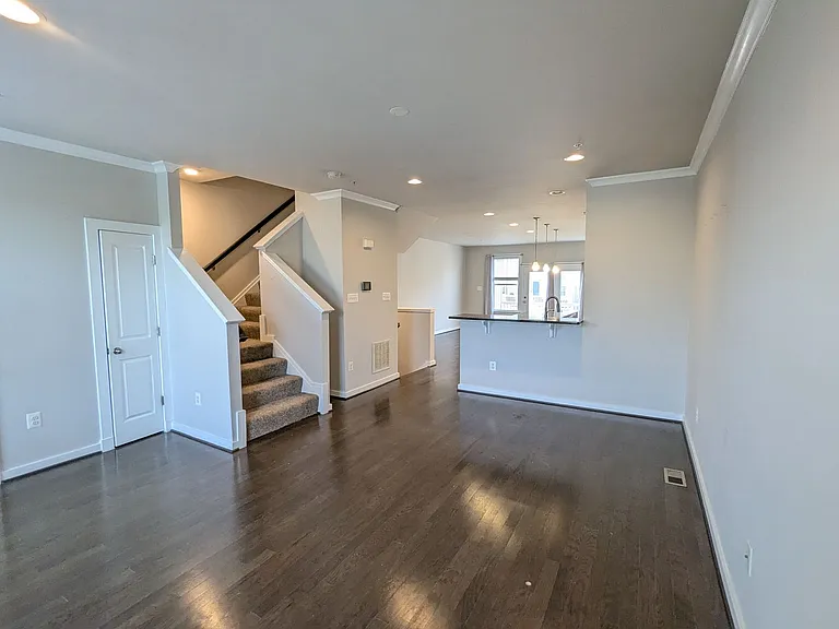 1129 Lawler Dr — Photo 10