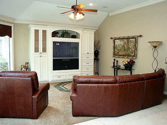 5th image of 99 Wycliffe Dr