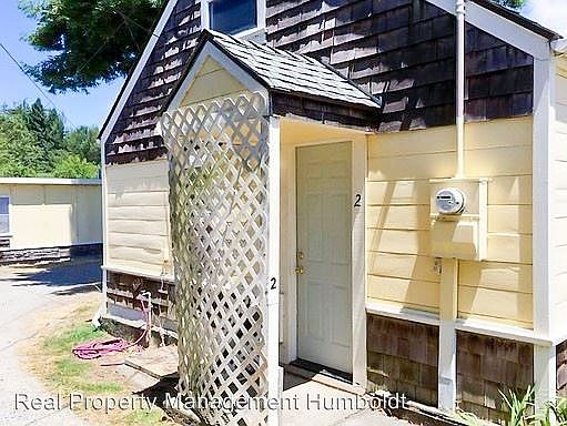 3rd image of 2095 Holly St APT 2