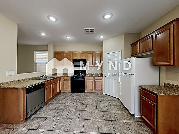 4th image of 11569 Giles St