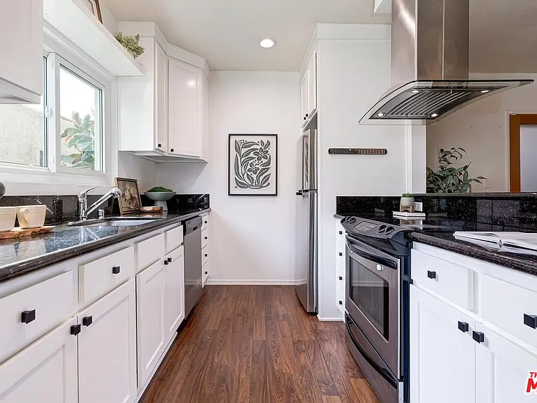 1337 Berkeley St #7 — Photo 4