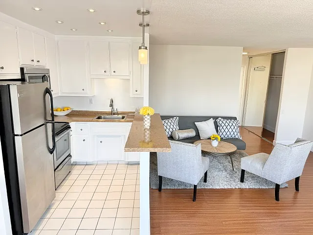 Madison Apartments — Photo 34