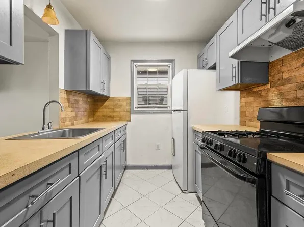 12 Bayview Avenue image 14 of 27