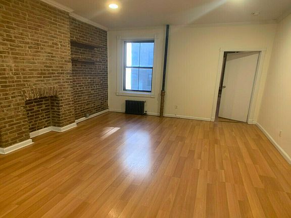 2nd image of 71 Pineapple St #1B