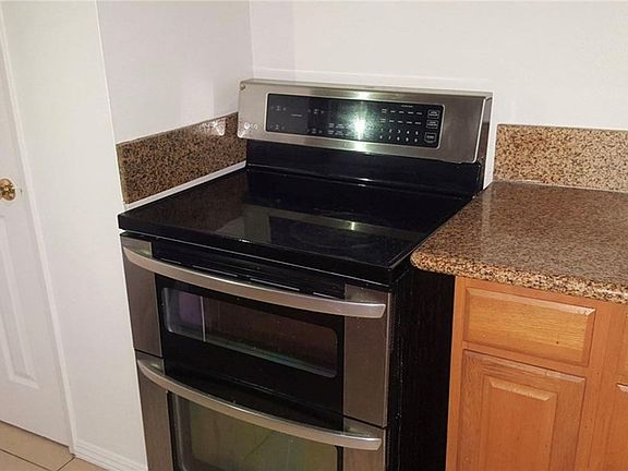 4th image of 14501 Tupper St Unit 31