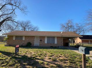 115 S Bryan St, Pearsall, TX 78061