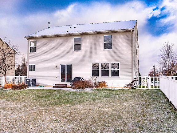 4th image of 1273 Meadowbrook Blvd