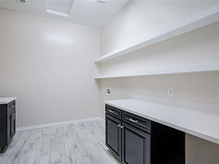 6881 Claret Dr — Photo 19
