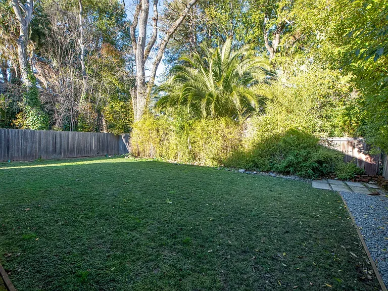 1300 San Anselmo Ave — Photo 23