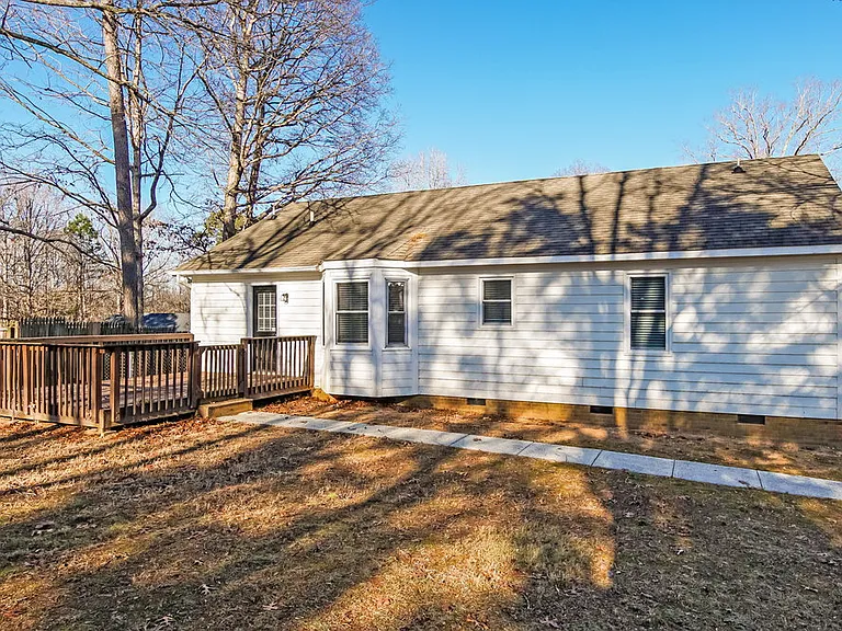 3007 Brittany Dr — Photo 16