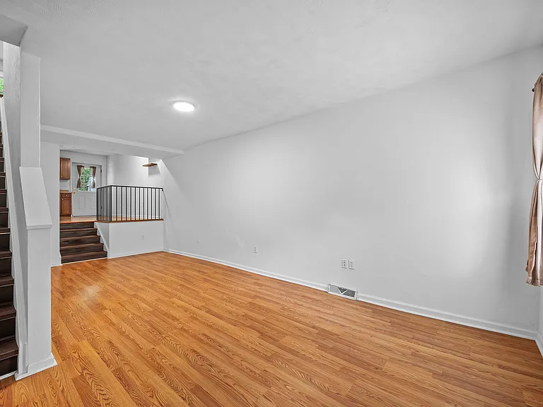 1304 Breed St — Photo 3