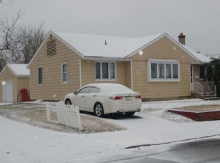 16 Parker St, Dover, NJ 07801