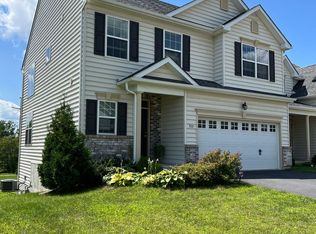 920 Swallow Tail Ln, Breinigsville, PA 18031